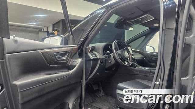 Toyota Alphard 2023 — Фото 10/20