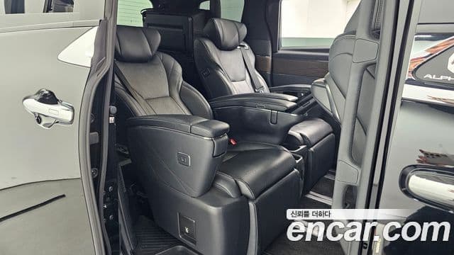 Toyota Alphard 2023 — Фото 11/20