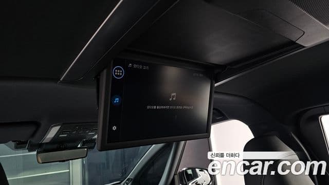 Toyota Alphard 2023 — Photo 25/30