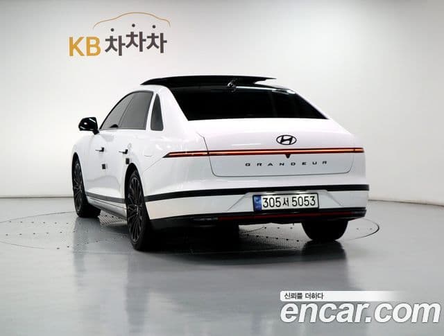 Hyundai Grandeur Hybrid 2023 — Photo 6/20