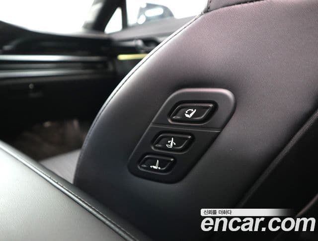 Hyundai Grandeur Hybrid 2023 — Photo 19/20