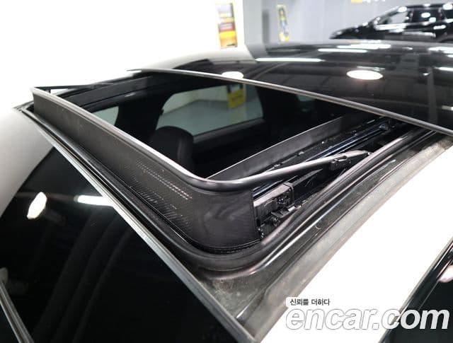 Hyundai Grandeur Hybrid 2023 — Photo 12/20