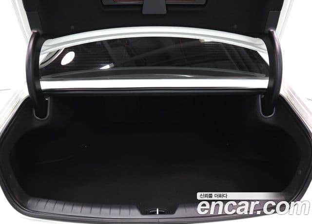 Hyundai Grandeur Hybrid 2023 — Photo 9/20