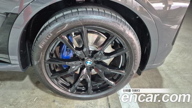 BMW X7 2026 — Photo 18/20
