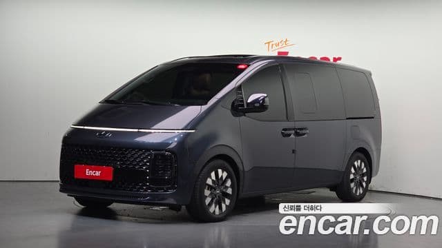 Hyundai Staria 2023 — Фото 1/20