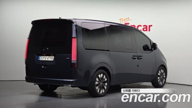 Hyundai Staria 2023 — Фото 2/20