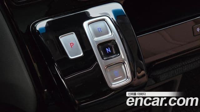 Hyundai Staria 2023 — Фото 9/20