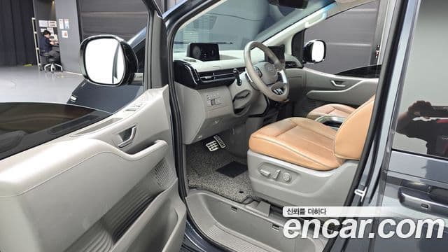 Hyundai Staria 2023 — Фото 10/20
