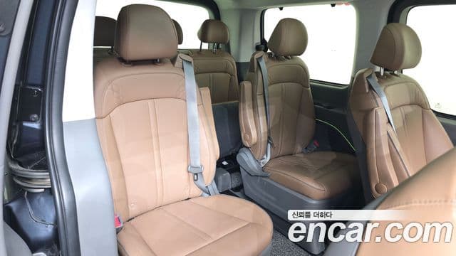 Hyundai Staria 2023 — Фото 12/20