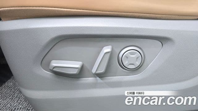 Hyundai Staria 2023 — Фото 15/20
