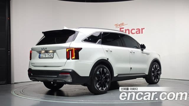 Kia Sorento 2024 — Фото 2/20