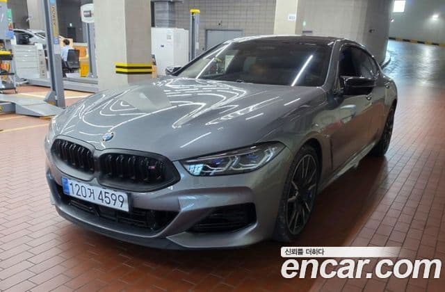 BMW 8 Series 2025 — Photo 8/8