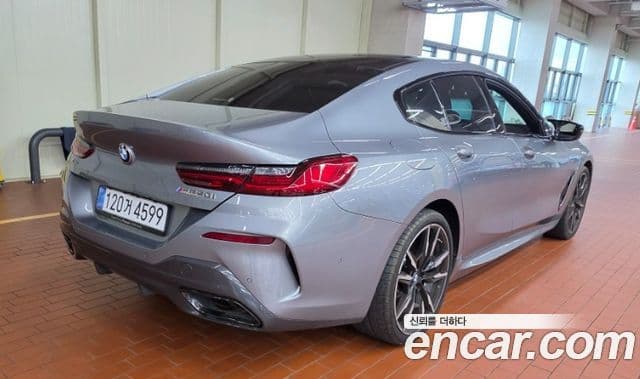 BMW 8 Series 2025 — Photo 1/8