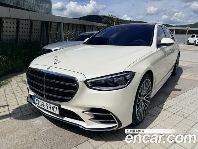 Mercedes-Benz S-Class 2023 — Photo 2/12