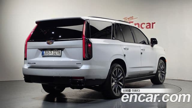 Cadillac Escalade 2023 — Фото 2/20