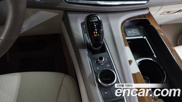 Cadillac Escalade 2023 — Фото 9/20