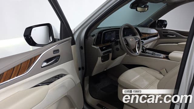 Cadillac Escalade 2023 — Фото 10/20