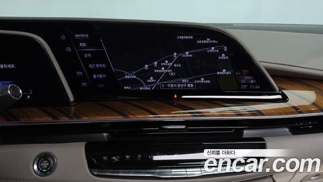Cadillac Escalade 2023 — Фото 13/20