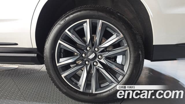 Cadillac Escalade 2023 — ფოტო 6/40