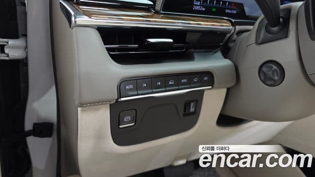 Cadillac Escalade 2023 — ფოტო 1/40