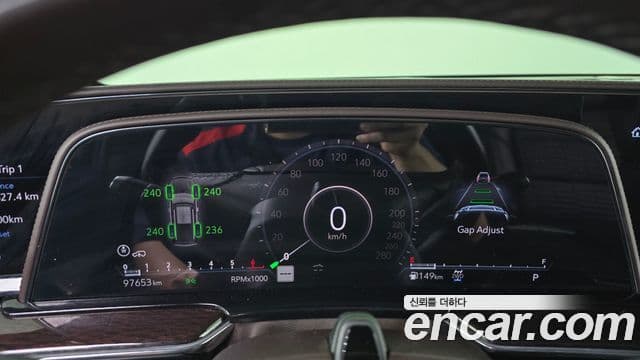 Cadillac Escalade 2021 — Photo 11/20