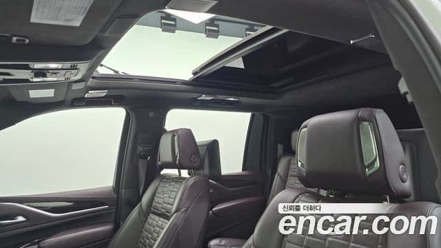 Cadillac Escalade 2021 — Photo 18/20