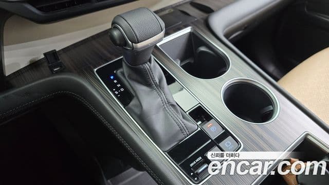 Toyota Sienna 2022 — ფოტო 7/32