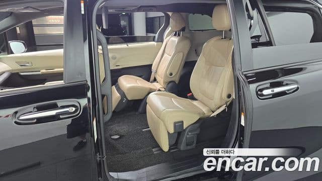 Toyota Sienna 2022 — ფოტო 3/32