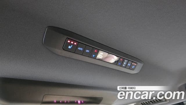 Toyota Sienna 2022 — ფოტო 24/32