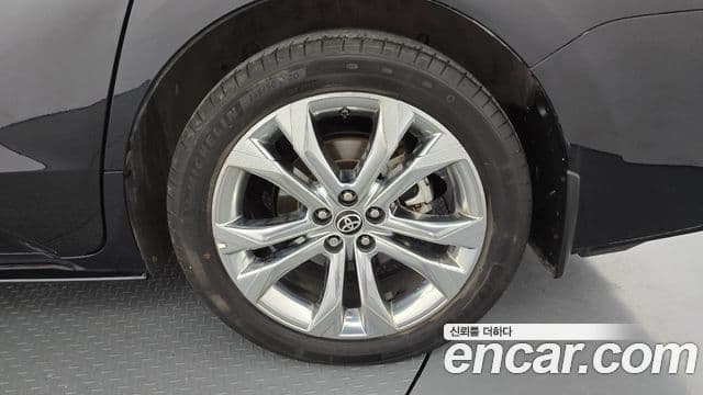 Toyota Sienna 2022 — ფოტო 1/32