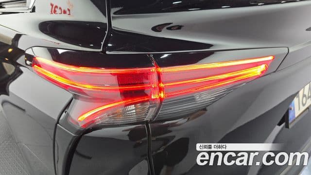Toyota Sienna 2022 — ფოტო 22/32