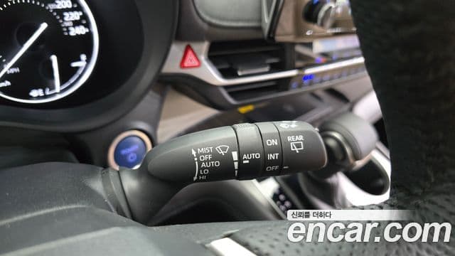 Toyota Sienna 2022 — ფოტო 16/32