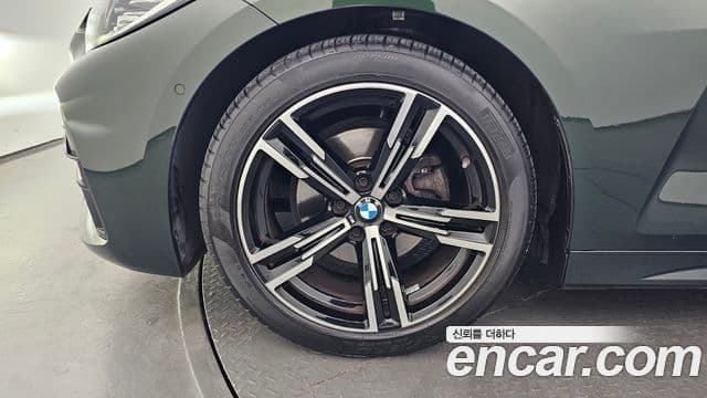 BMW 4 Series 2021 — Şəkil 29/31