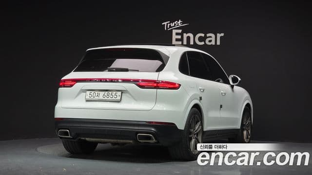 Porsche Cayenne 2019 — ფოტო 22/36