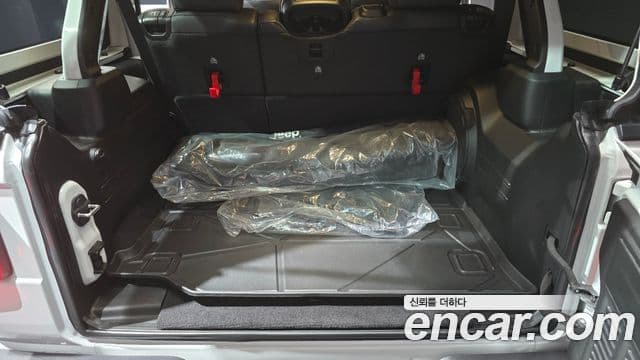 Jeep Wrangler 2025 — Şəkil 22/30