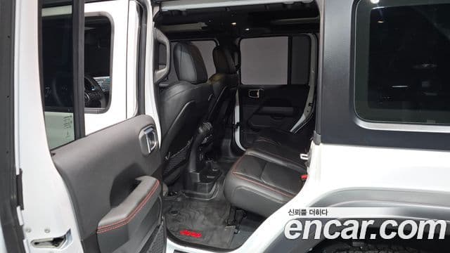 Jeep Wrangler 2025 — Şəkil 7/30