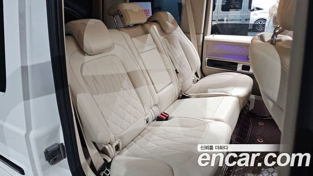 Mercedes-Benz G-Class 2021 — Photo 10/32