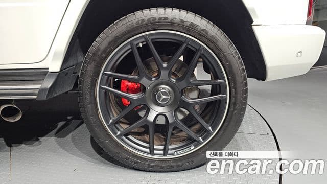 Mercedes-Benz G-Class 2021 — Photo 25/32