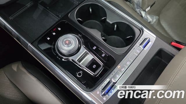 Kia Carnival 2024 — Фото 8/20