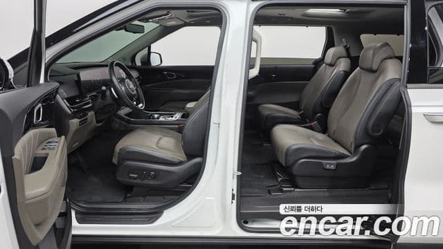 Kia Carnival 2024 — Photo 8/34