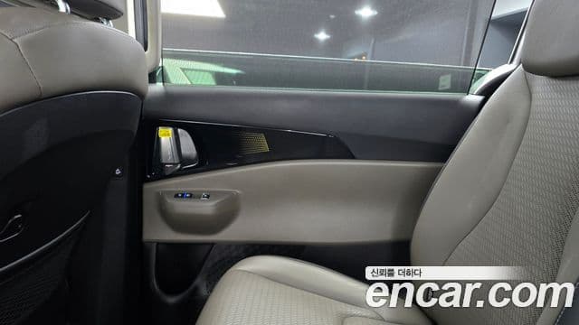 Kia Carnival 2024 — Şəkil 20/31