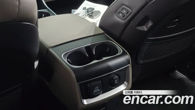Kia Carnival 2024 — Şəkil 2/31