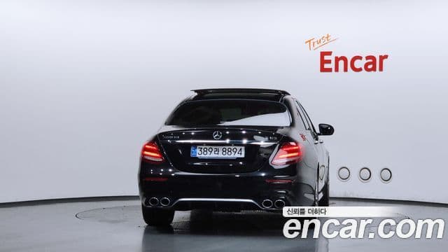 Mercedes-Benz E-Class 2020 — Photo 22/36