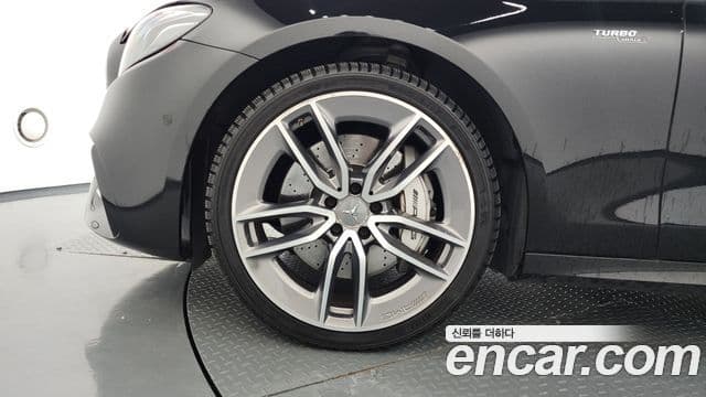 Mercedes-Benz E-Class 2020 — Photo 3/36