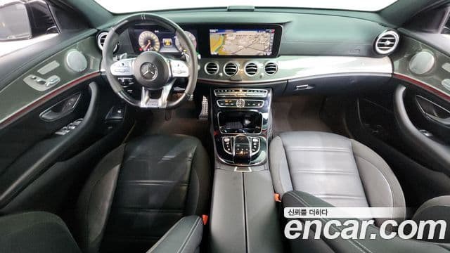 Mercedes-Benz E-Class 2020 — Photo 28/36