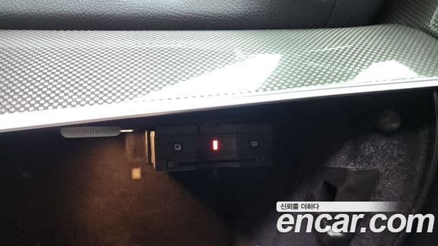 Mercedes-Benz E-Class 2020 — Photo 2/36