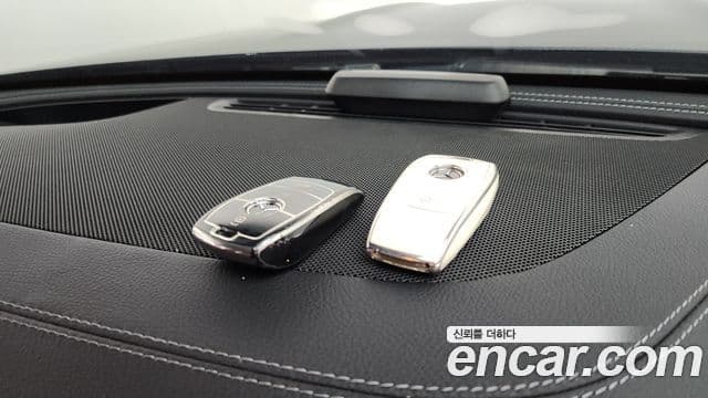 Mercedes-Benz E-Class 2020 — Photo 26/36