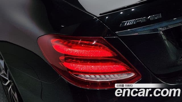 Mercedes-Benz E-Class 2020 — Photo 30/36