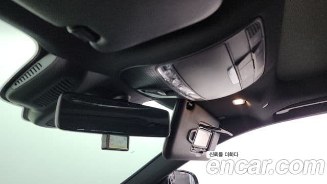 Mercedes-Benz E-Class 2020 — Photo 36/36
