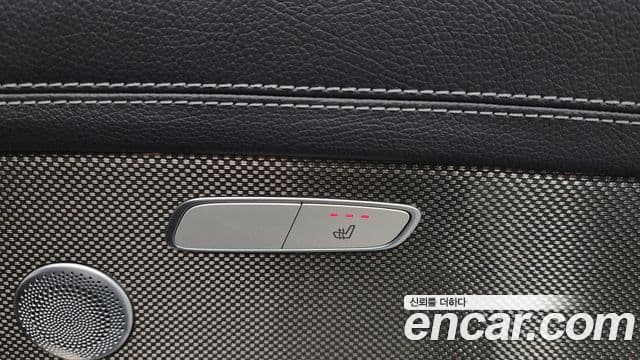 Mercedes-Benz E-Class 2020 — Photo 21/36